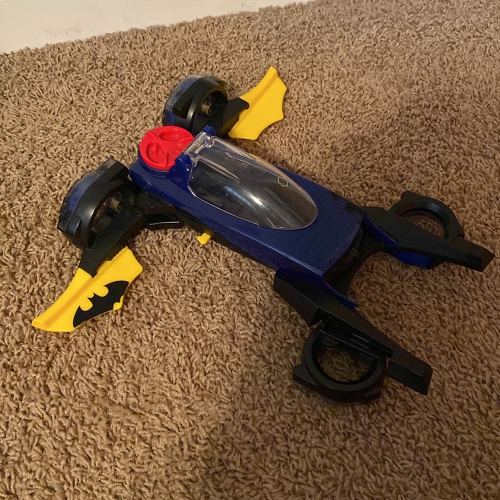 Batman vehicle. Battery powered. Batteries not included. - Picture 4 of 4